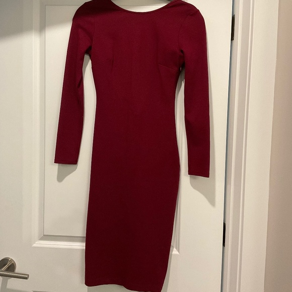 Long sleeved Maroon body on midi dress with wired low back - Picture 1 of 4